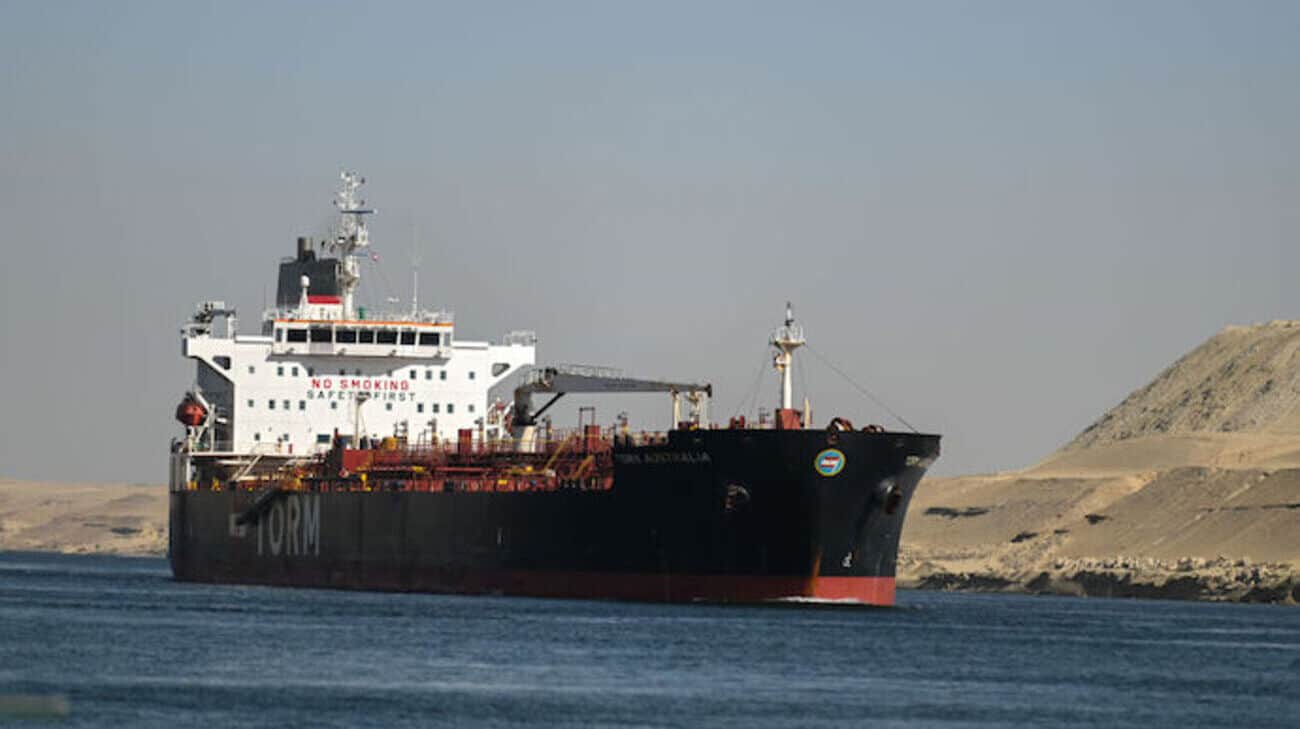 Tanker transporting Russian oil attacked by Houthis | Ukrainska Pravda