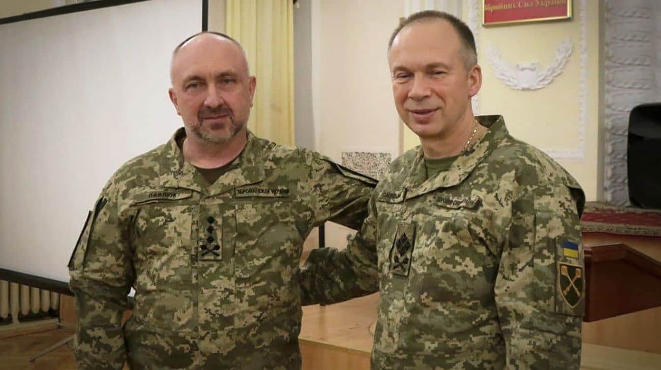 Ukraine's new Commander-in-Chief presents new Ground Forces Commander ...