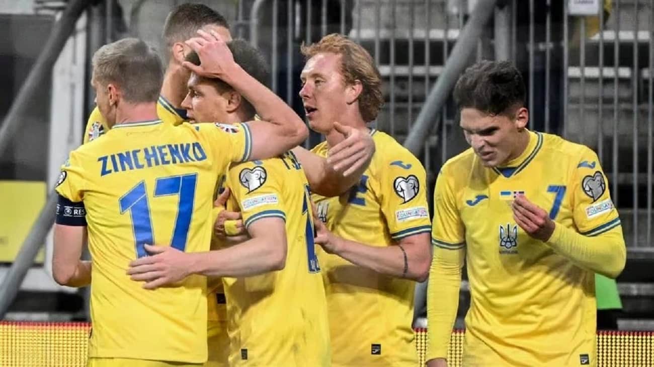 “Украинцы есть и будут!” – Зеленский поблагодарил сборную Украины по футболу