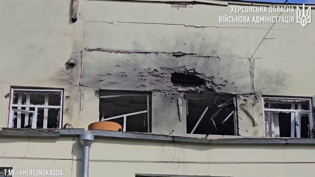 Russians strike office building in Kherson centre, authorities post ...