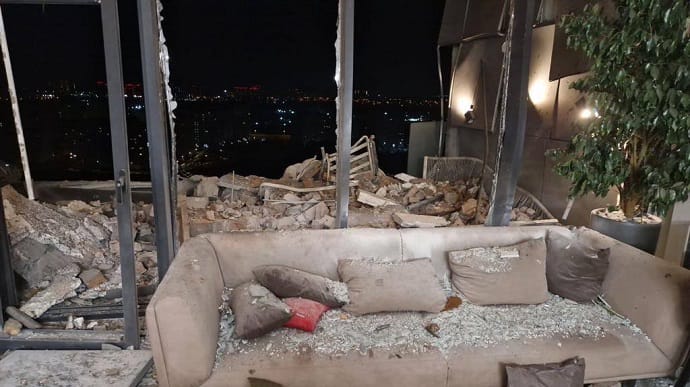 Руйнування у багатоповерхівці Києва спричинив російський дрон, двоє людей поранені – КМВА 