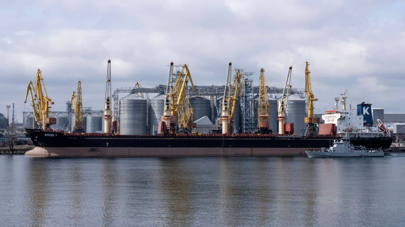 Russians damage port infrastructure in Odesa, Ukraine's Navy dismiss ...