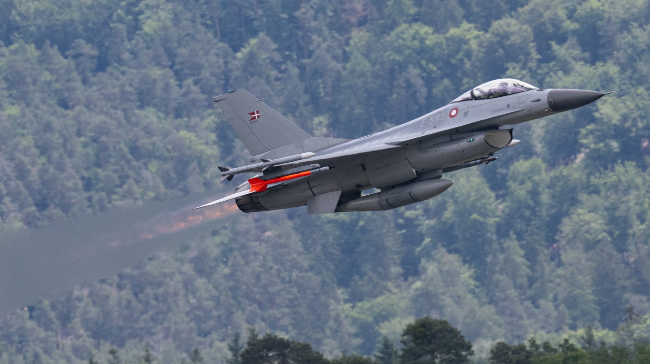 Ukraine receives first F-16 fighter jets – Bloomberg