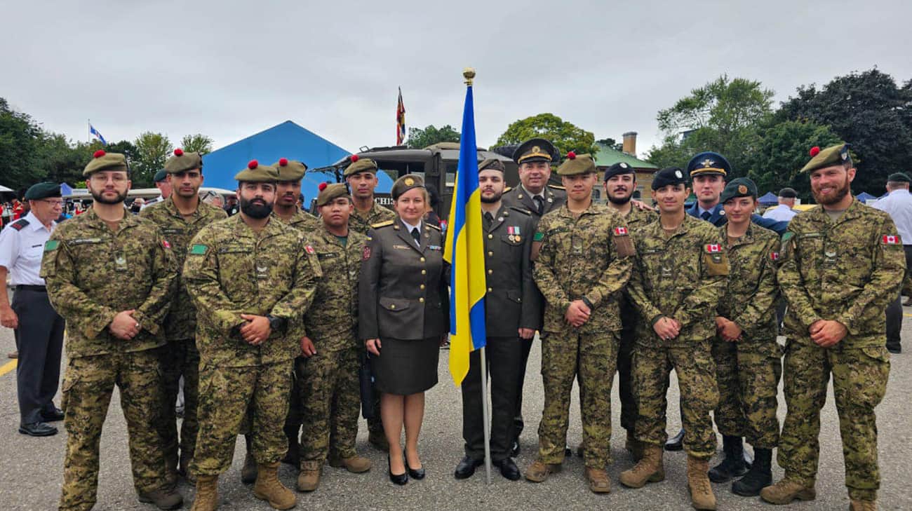 Ukrainian soldiers take part in Toronto Soldiers’ Day parade for the first time – photos