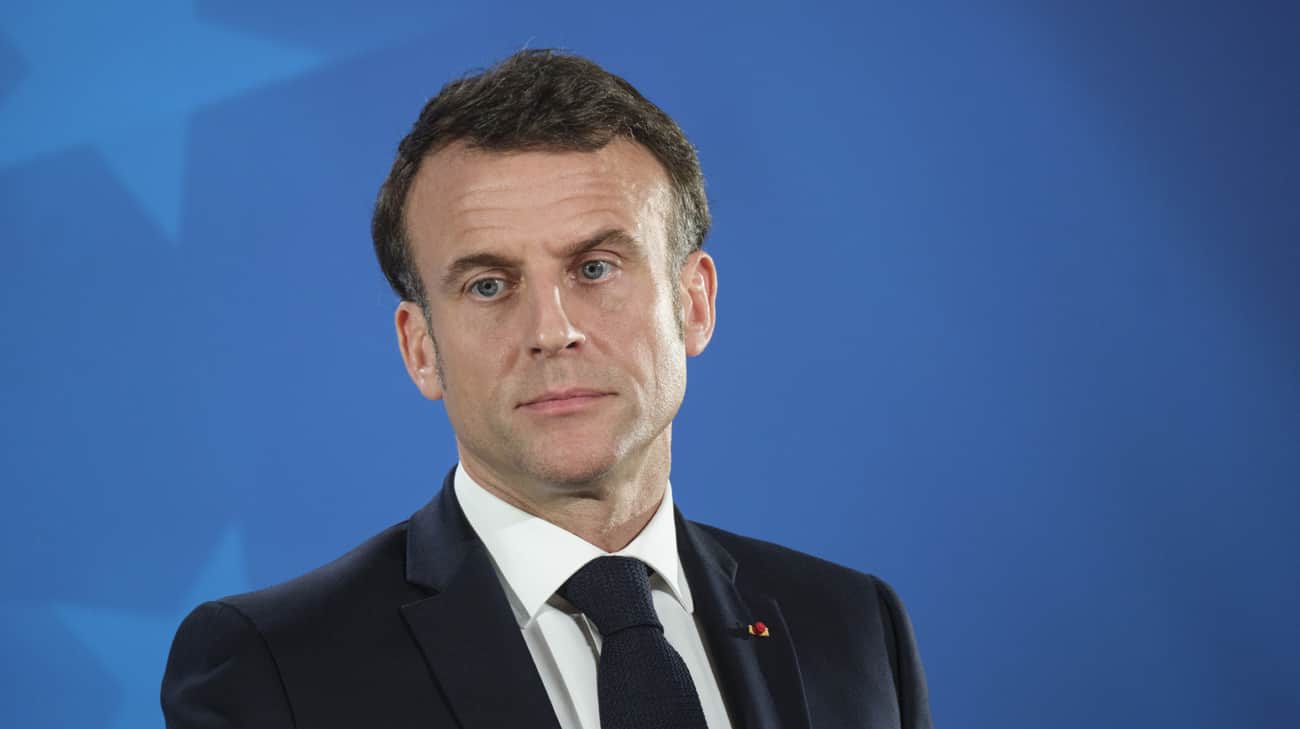 Macron, after consultations, refused to name a leftist prime minister