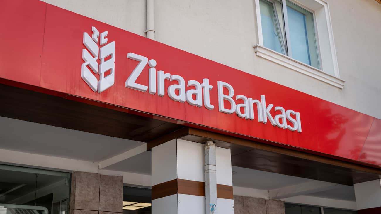 Türkiye’s largest state-owned bank stops opening accounts in roubles