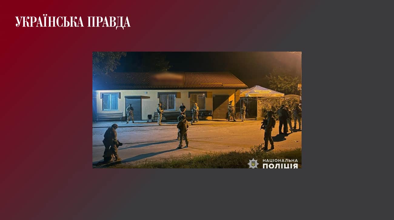 Чоловік розстріляв з автомата поліцейських на Хмельниччині – поранив двох людей