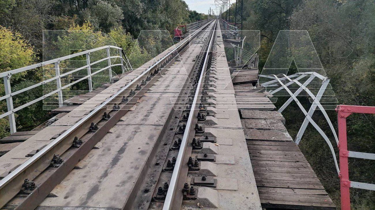 In the Samara region of the Russian Federation, train traffic was stopped after a “clap” on the railway