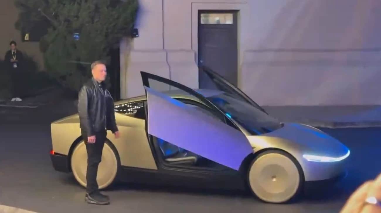 Musk presented robotaxi called Cybercabs