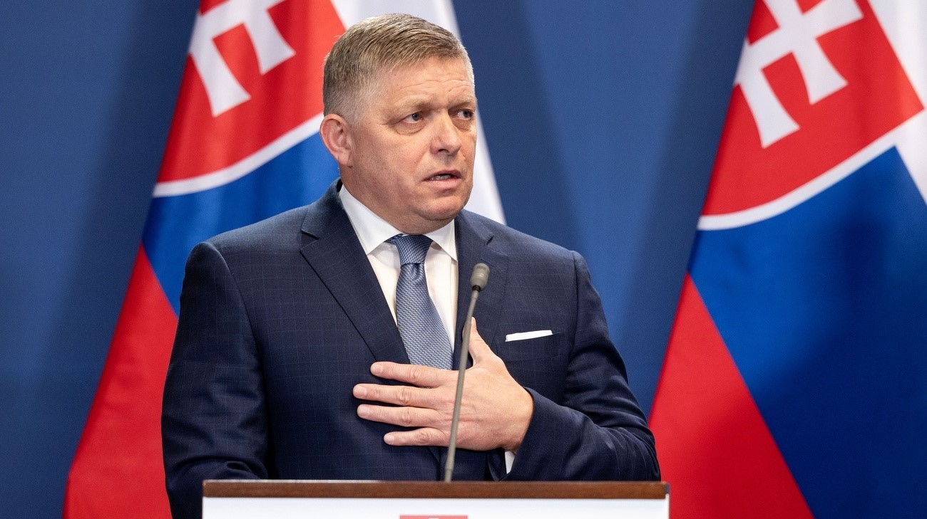 Зеленский о первом разговоре с премьером Словакии: Я пану Фицо много ...