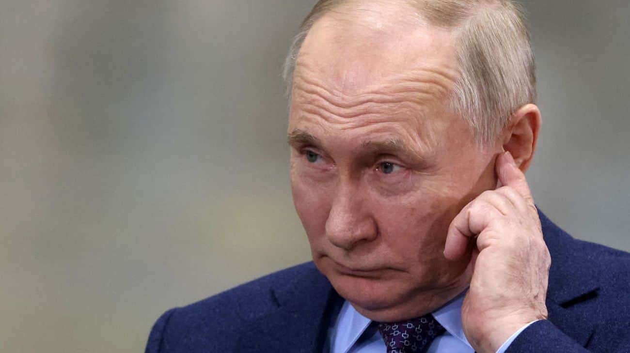 Putin threatens West with response if it approves strikes Ukrainian deep into Russia