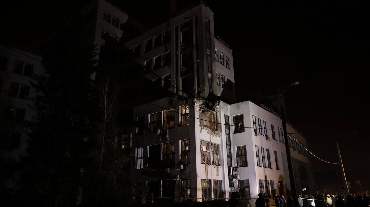 Russian forces attack Kharkiv city centre with guided bombs monument