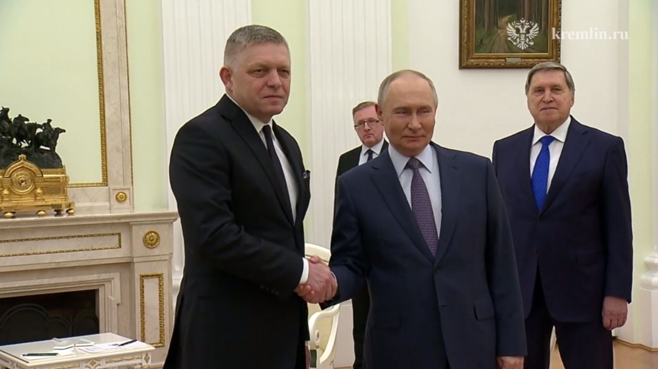 スロバキア首相、モスクワでプーチン大統領と会談