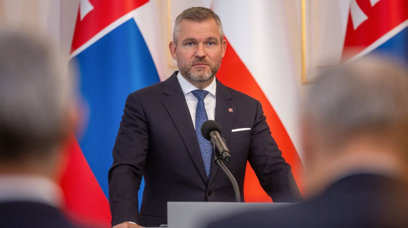 Президент Словакии заявил, что о его поездке в Украину ''не может быть ...