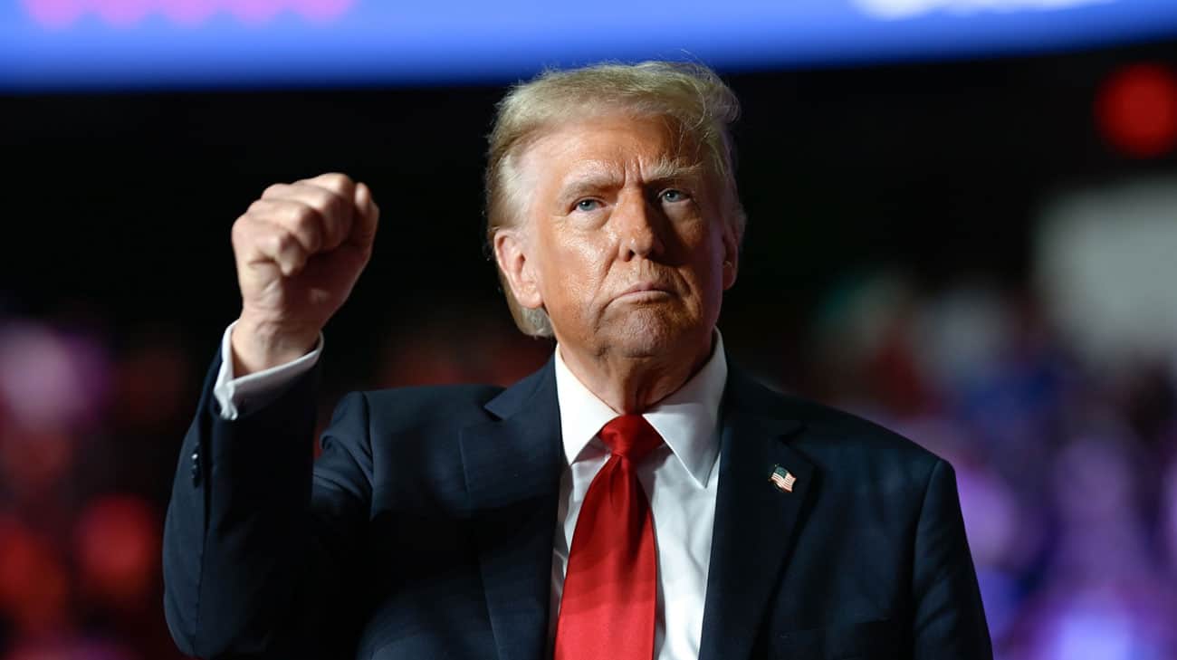 Trump opustil summit G7 predčasne údajne kvôli Zelenskému a Macronovi