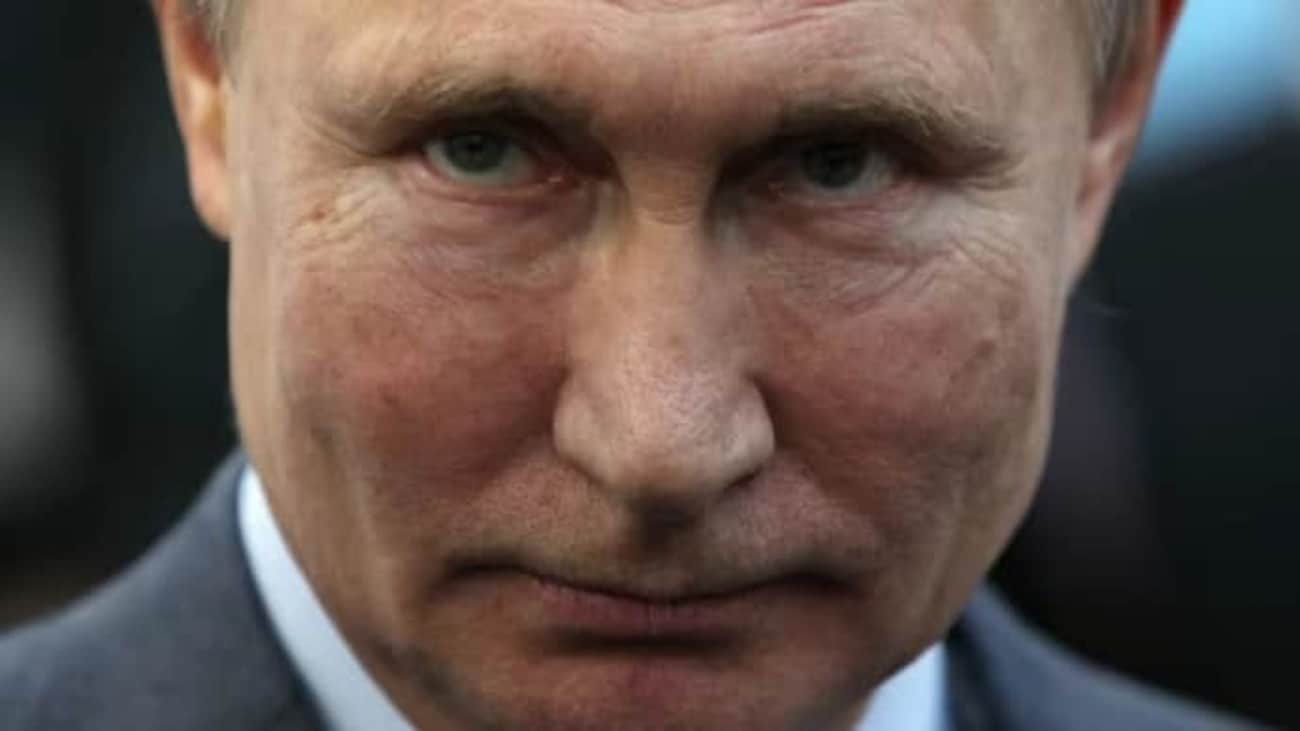 Polish foreign minister says arms race could bring down Putin’s regime like it did with USSR