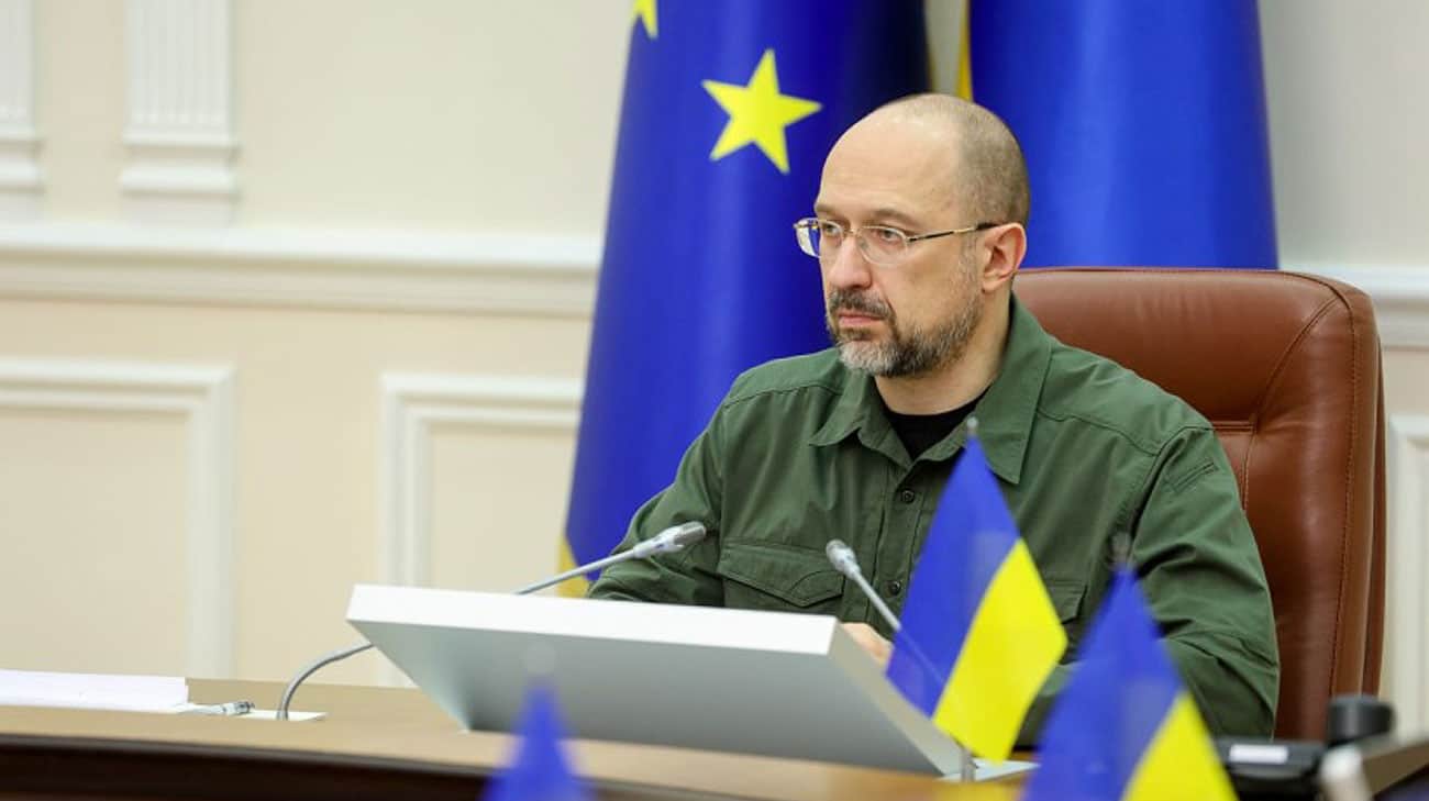 Ukrainian Parliament planned to change government on 7 July but postponed this for several reasons