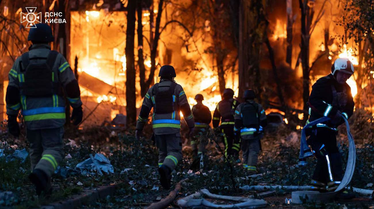 Nighttime missile and drone strike: fires break out in Kyiv, 23 people injured – photos
