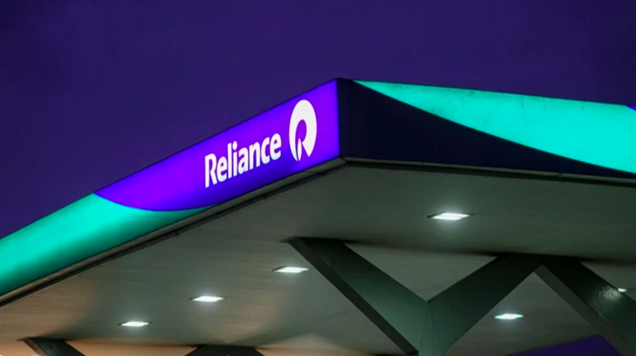 Indian oil giant Reliance seeks alternatives to Russian crude amidst EU ban – Bloomberg