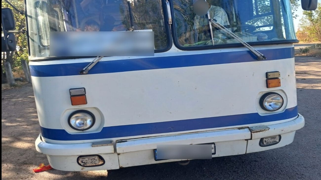 Kherson Bus Attack: 2 Dead, 19 Injured by Russian Forces