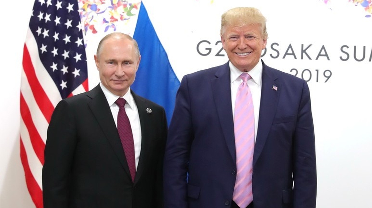Trump plánuje okázalé privítanie pre Putina na Aljaške, stretnutie kritizujú aj Američania
