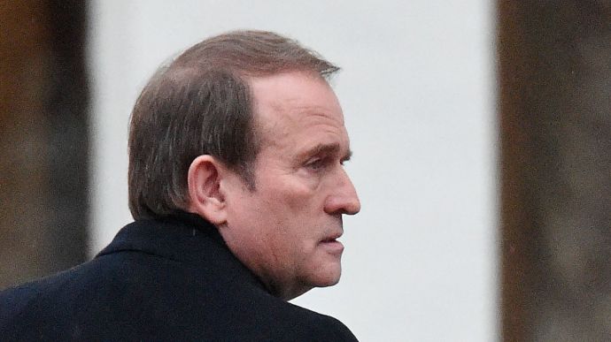Medvedchuk’s stepson hired Ukrainian police to guard his house – Bihus