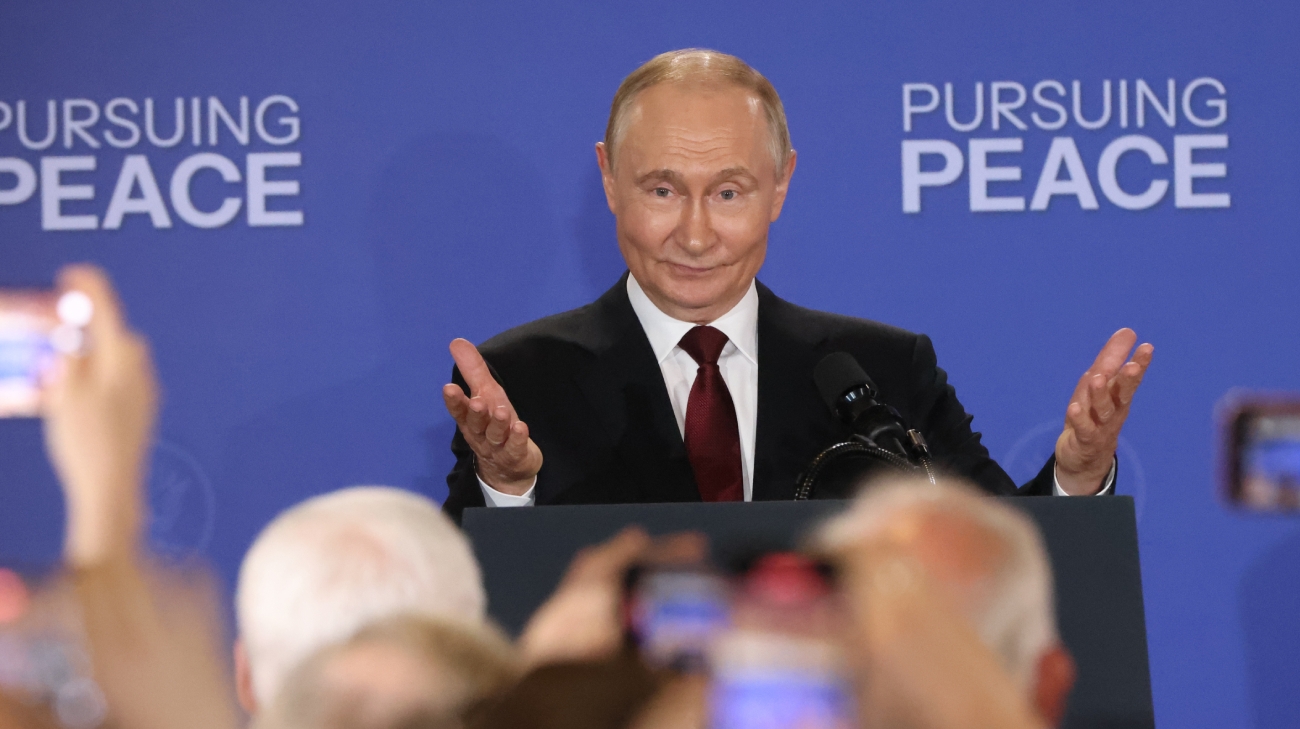 Putin offers Trump meeting with Zelenskyy in Moscow