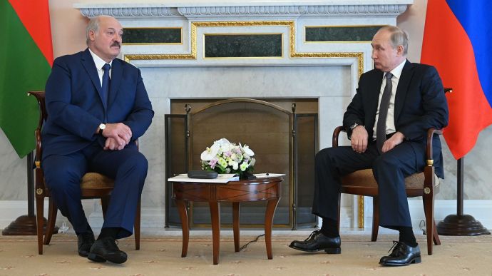 Путин и Лукашенко во время пятичасовой встречи искали способ защитить Беларусь от санкций