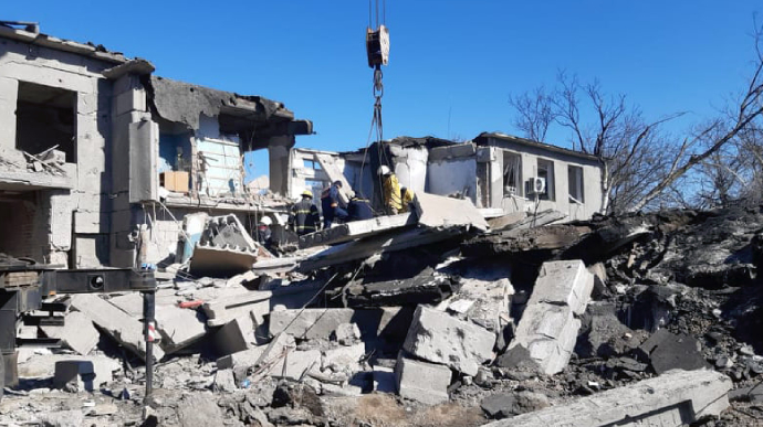 Death toll from Russian airstrike on a school in the Mykolaiv region rises to 7