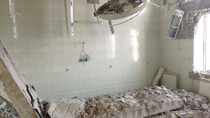 Russians strike hospital in Beryslav and apartment building in Kherson in morning attack