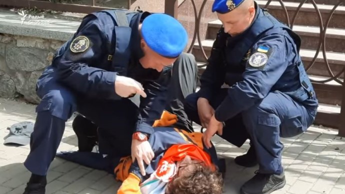 В Киеве силовики жестко задержали белорусского активиста и пригрозили депортацией