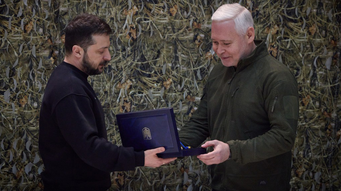 Zelenskyy arrives in Kharkiv unannounced: presents the Hero City award