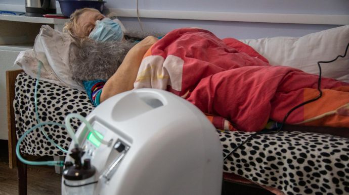 В Киеве 30 смертей от COVID за сутки и более тысячи новых больных
