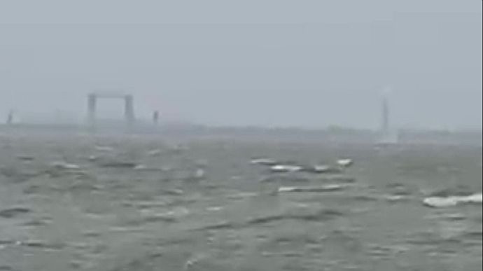 У ВМС показали, як знищують міну біля узбережжя Одещини