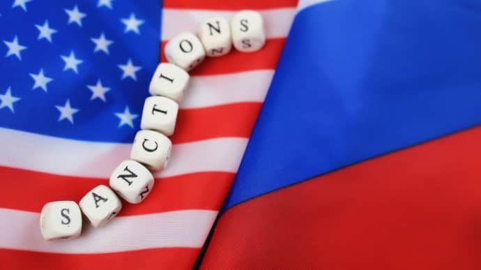 США оголосили масштабні санкції проти Росії та країн, які допомагають їй виробляти зброю