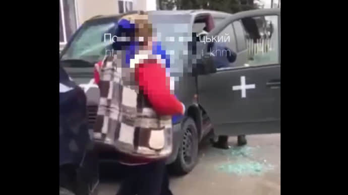 ТЦК повідомив про напад жінок на їхніх військових на Хмельниччині
