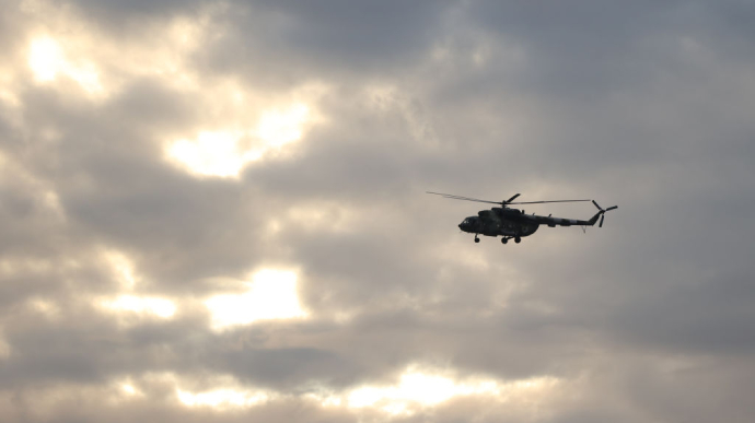 Харківщина: російський гелікоптер обстріляв власні позиції