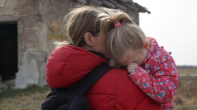 Украина вернула из оккупации 4 украинских детей вместе с семьями