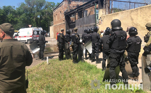 Бунт в колонии Одессы: в полиции говорят о 4 пострадавших работниках