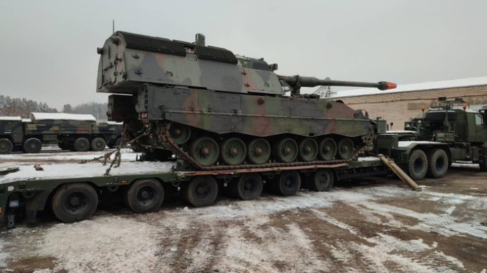 Литва передала Украине еще две отремонтированные гаубицы PzH2000 с боеприпасами