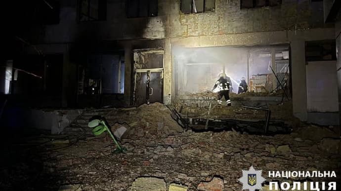 Три попадания рядом с админзданиями: последствия атаки Шахедами в Харькове