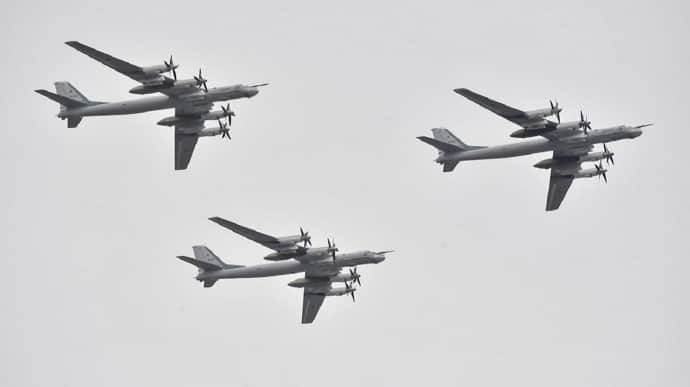 Russia launches missiles from TU-95 bombers: air-raid warning throughout country