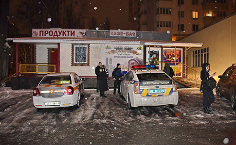 В Киеве пьяный мужчина стрелял по посетителям кафе