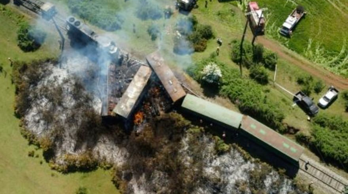 Неизвестные подожгли поезд в Чили на фоне конфликта с коренным народом