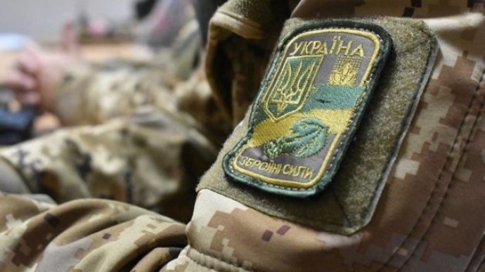Гібридні війська РФ обстріляли українські позиції й поранили двох бійців
