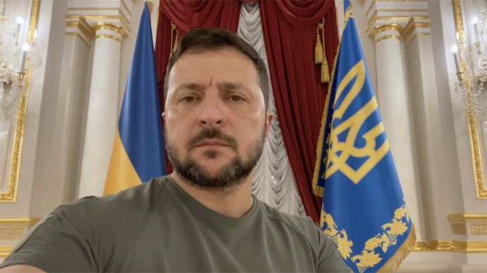 Зеленский: Каждый чиновник должен чувствовать, какая Украина за ним стоит