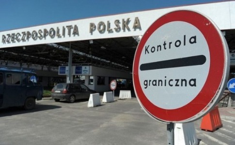 Польша закрывает границы и останавливает международное сообщение