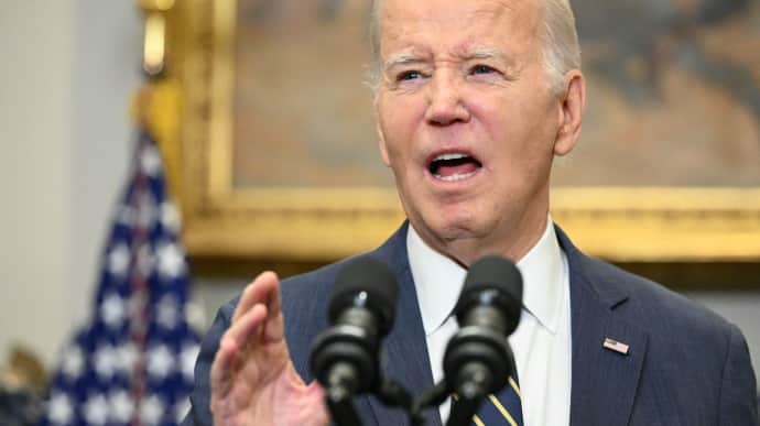 Biden announces over 500 new sanctions against Russia over war in Ukraine and Navalny's death