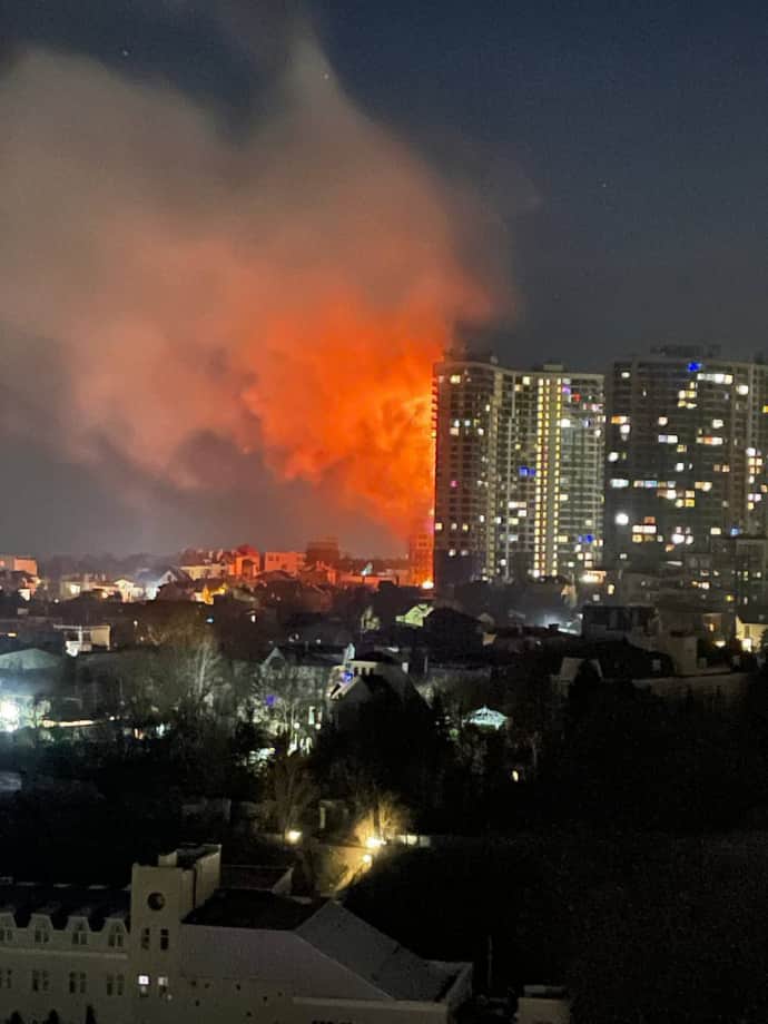 Пожар в Одессе в Новогоднюю ночь из-за попадания Шахеда