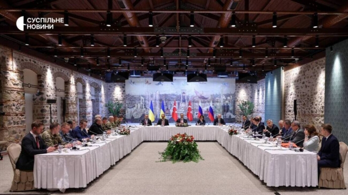 ЗМІ: Українська делегація на перемовинах з РФ спілкується через перекладача